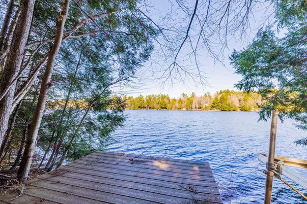 Exterior, Lake