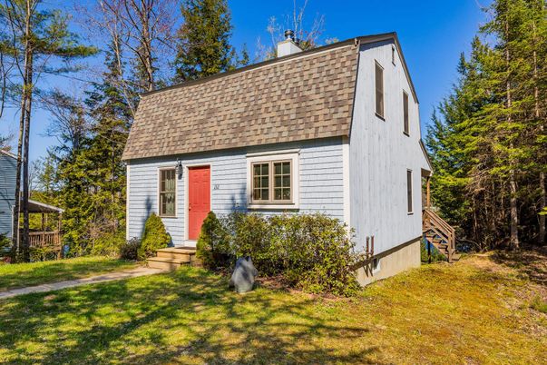Exterior, Facade, Cape Cod