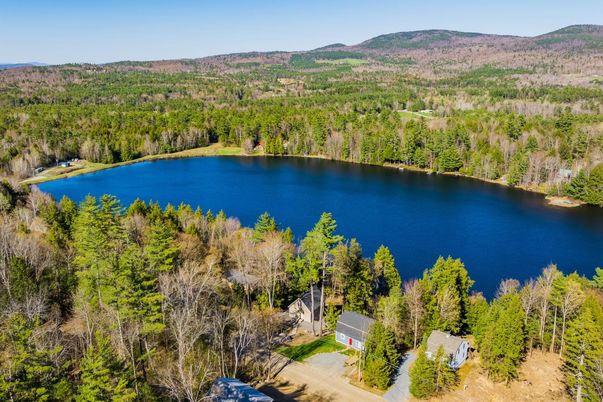 Exterior, Lake