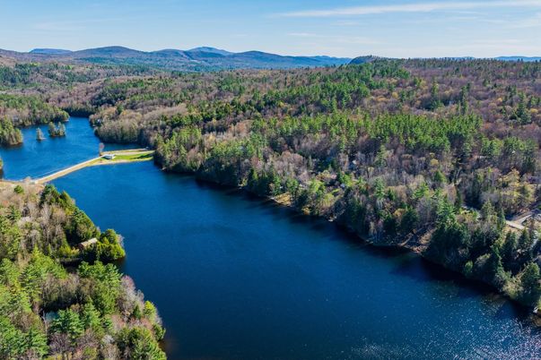 Exterior, Lake