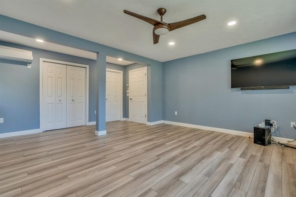 Empty room, Interior, Recessed Lighting, Wood Texture Flooring