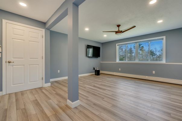 Empty room, Interior, Recessed Lighting, Wood Texture Flooring