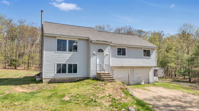 Attached, Exterior, Facade, Raised Ranch