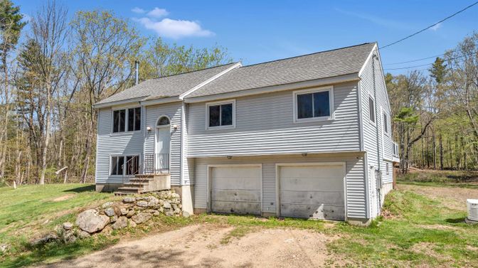 Attached, Exterior, Facade, Raised Ranch
