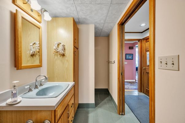 Bathroom, Interior, Recessed Lighting