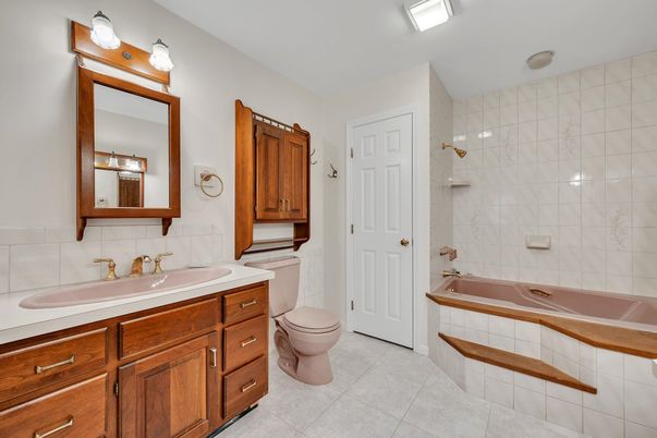 Bathroom, Dual Sink Vanities, Interior