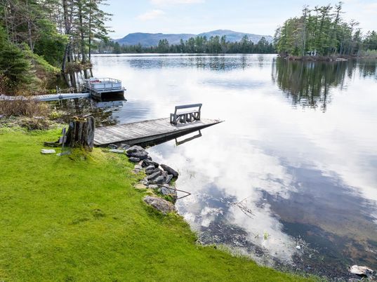 Exterior, Lake