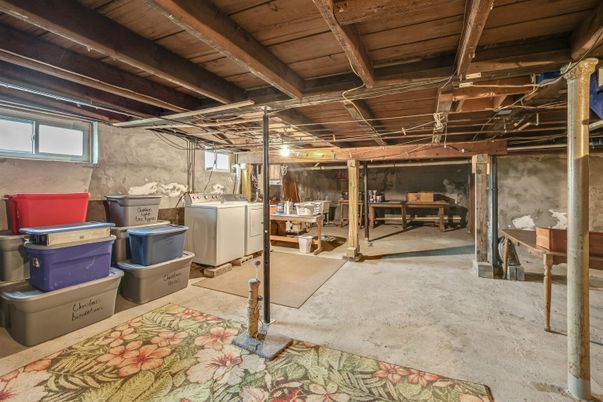 Interior, Washer, Wooden Beams