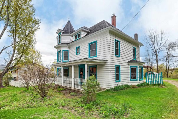 Backyard, Exterior, Facade, Queen Anne Victorian