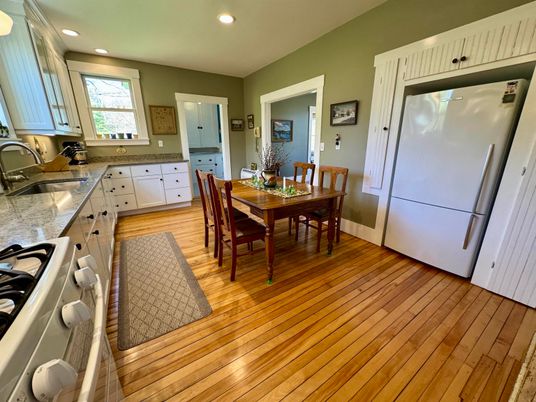 Dining room, Interior, Kitchen, Recessed Lighting, Wood Texture Flooring