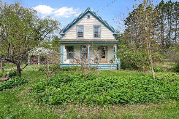 Backyard, Exterior, Facade, Queen Anne Victorian