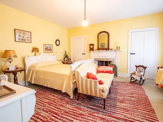 Bedroom, Fireplace, Interior, Pendant Lights