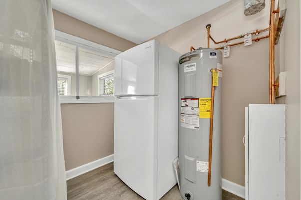 Interior, Washer, Wood Texture Flooring