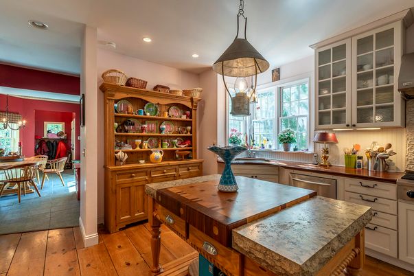 Chandelier, Dining room, Interior, Kitchen, Pendant Lights, Recessed Lighting, Wood Texture Flooring
