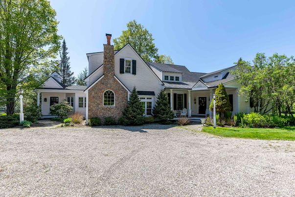 Exterior, Facade, Brick Facade, Farmhouse
