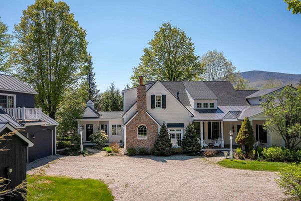 Exterior, Facade, Brick Facade, Farmhouse