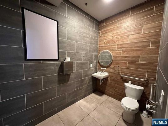 DE Listing image placeholder