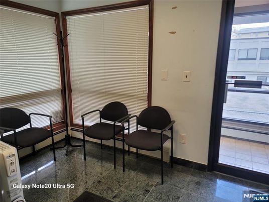 DE Listing image placeholder