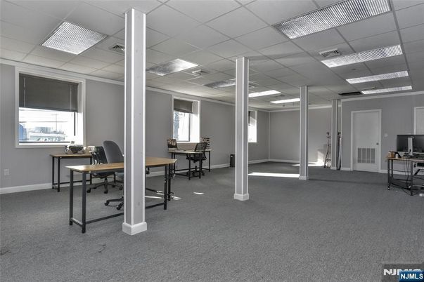 DE Listing image placeholder