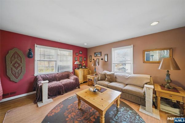 DE Listing image placeholder