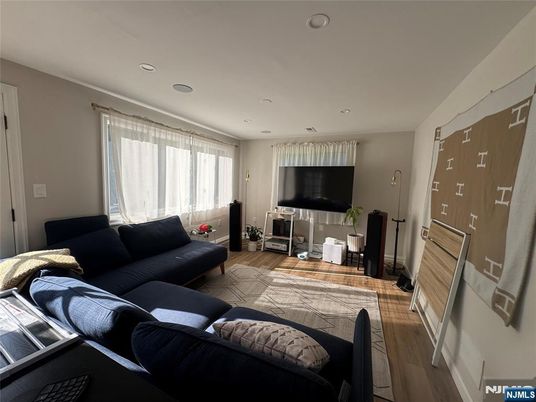 DE Listing image placeholder