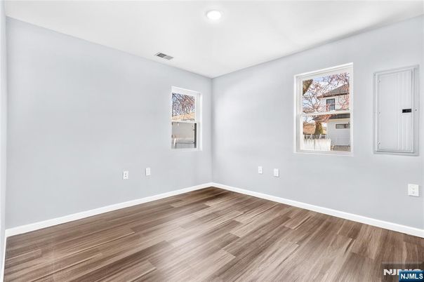 DE Listing image placeholder