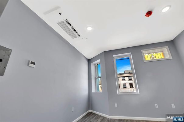 DE Listing image placeholder