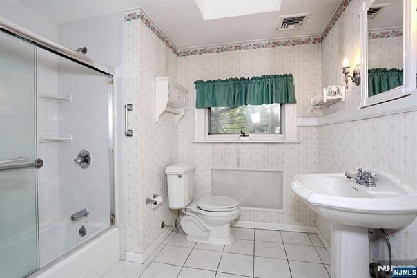 DE Listing image placeholder