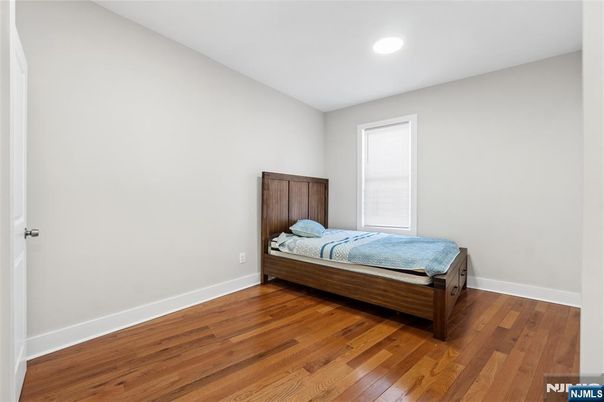 DE Listing image placeholder