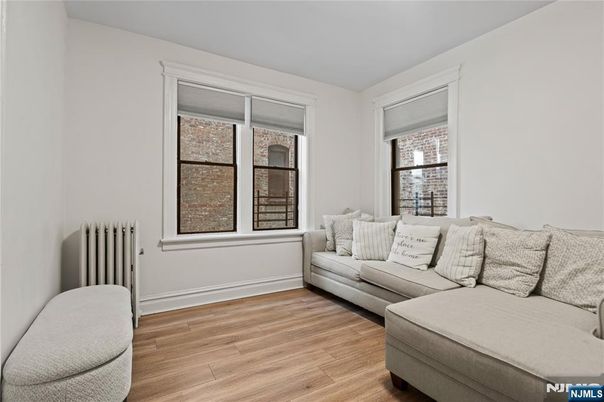 DE Listing image placeholder