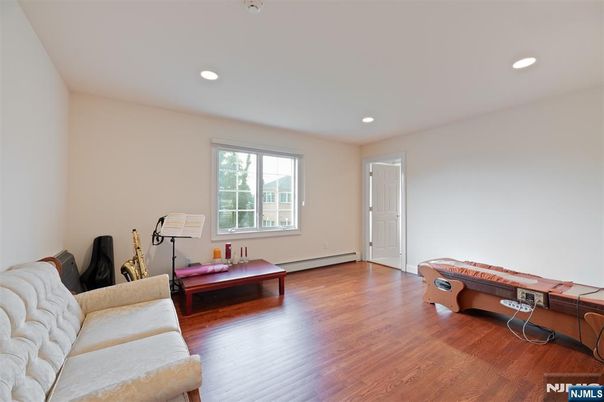 DE Listing image placeholder