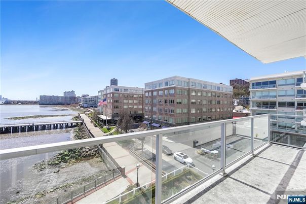 DE Listing image placeholder