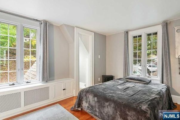 DE Listing image placeholder