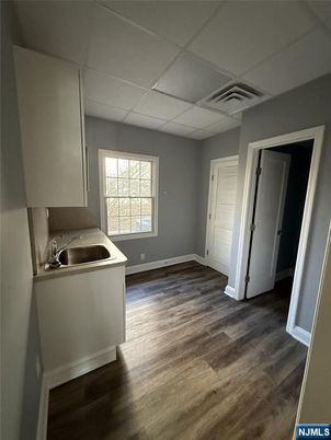 DE Listing image placeholder