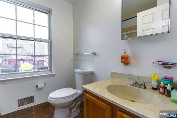 DE Listing image placeholder