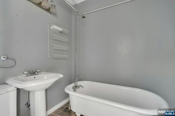 DE Listing image placeholder