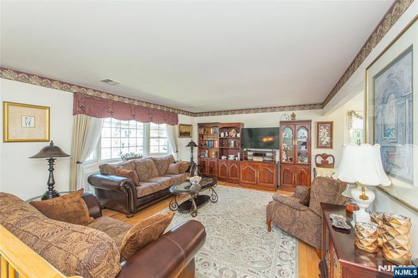 DE Listing image placeholder