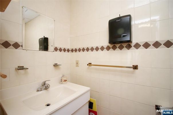 DE Listing image placeholder