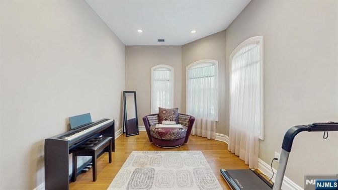 DE Listing image placeholder