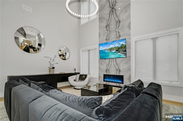 DE Listing image placeholder