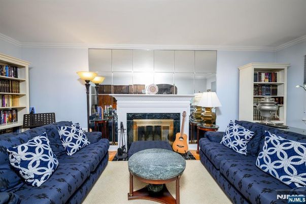 DE Listing image placeholder