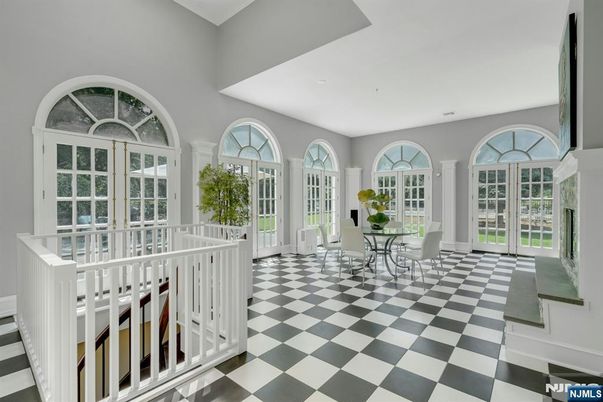 DE Listing image placeholder