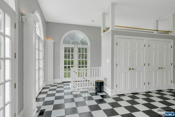 DE Listing image placeholder