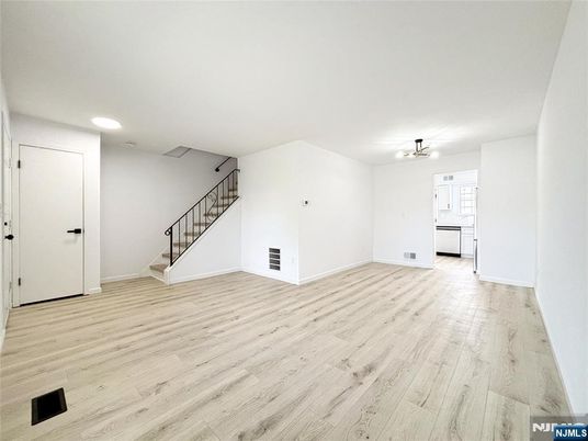 DE Listing image placeholder