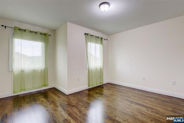 DE Listing image placeholder