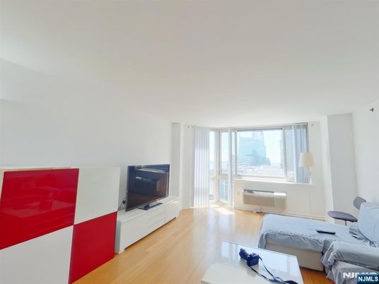 DE Listing image placeholder