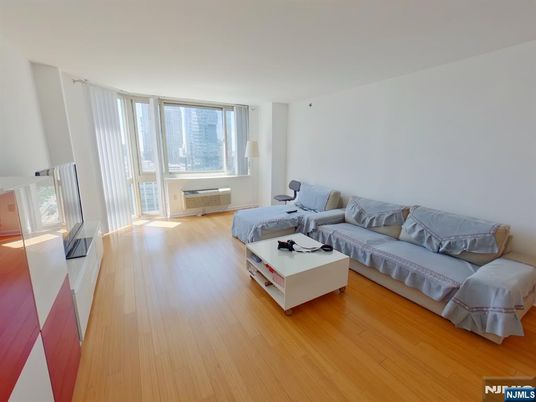 DE Listing image placeholder