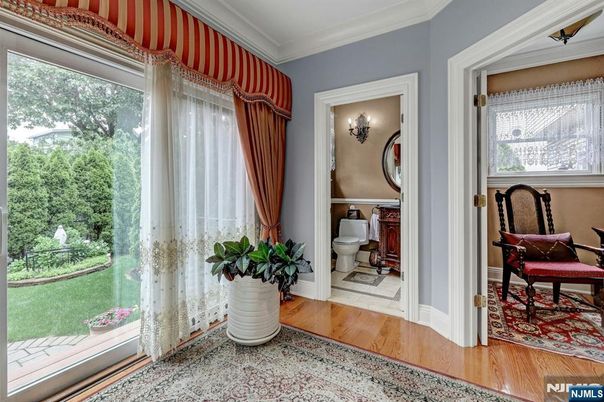DE Listing image placeholder