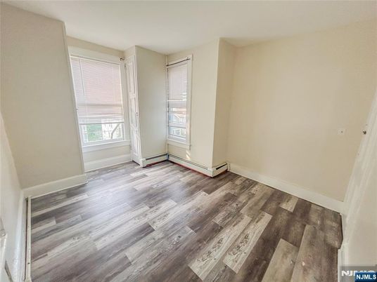 DE Listing image placeholder