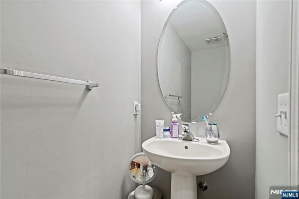 DE Listing image placeholder
